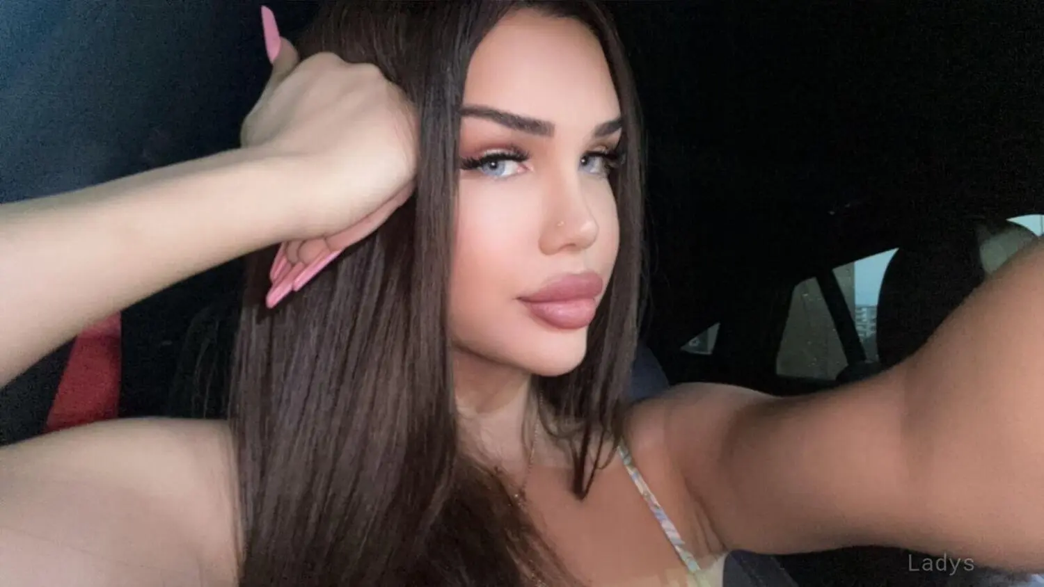 Esya, 24 years old Baku escort girl with big tits, height 175 sm, Weight  kg