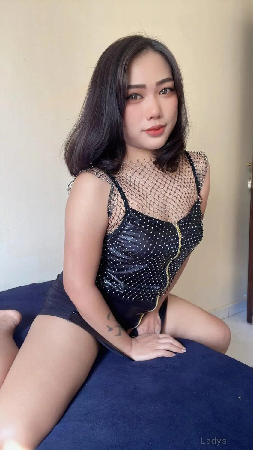 Mai, 22 years old Baku escort girl with big tits, height 163 sm, Weight  kg