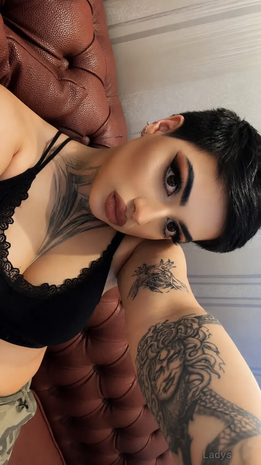 Mistress Anna, 18 years old Baku escort girl with big tits, height 160 sm, Weight 55 kg