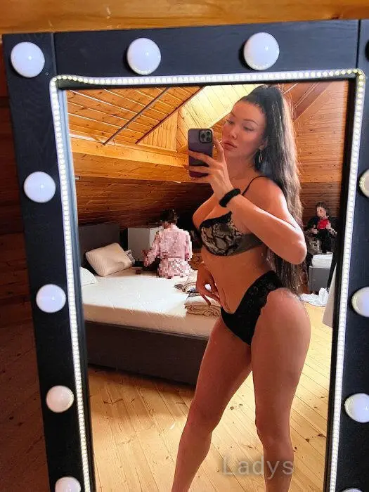Alisha, 25 years beautiful nude Baku escorts girl, height 180 sm, Weight 69 kg