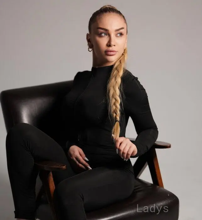 Inara, 24 years beautiful nude Baku escorts girl, height 170 sm, Weight 60 kg