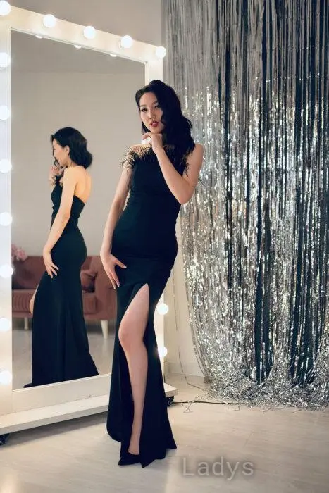 Yasmina, 24 years beautiful nude Baku escorts girl, height 168 sm, Weight 46 kg