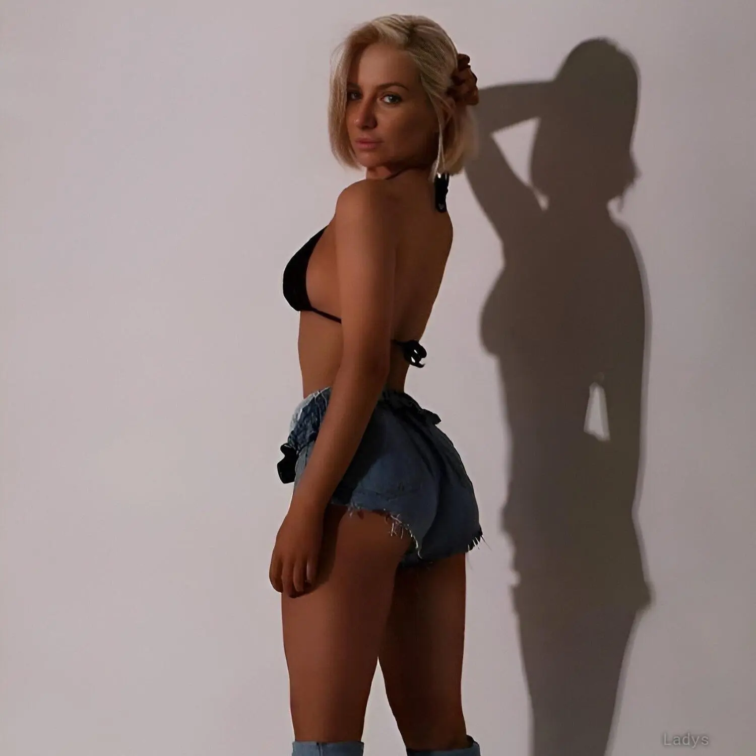 Anyas, 28 years old Bali escort girl with big tits, height 168 sm, Weight  kg