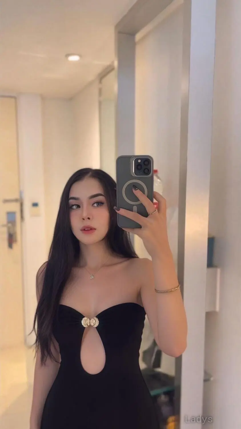 Aura, 23 years old Bali escort girl with big tits, height 160 sm, Weight  kg