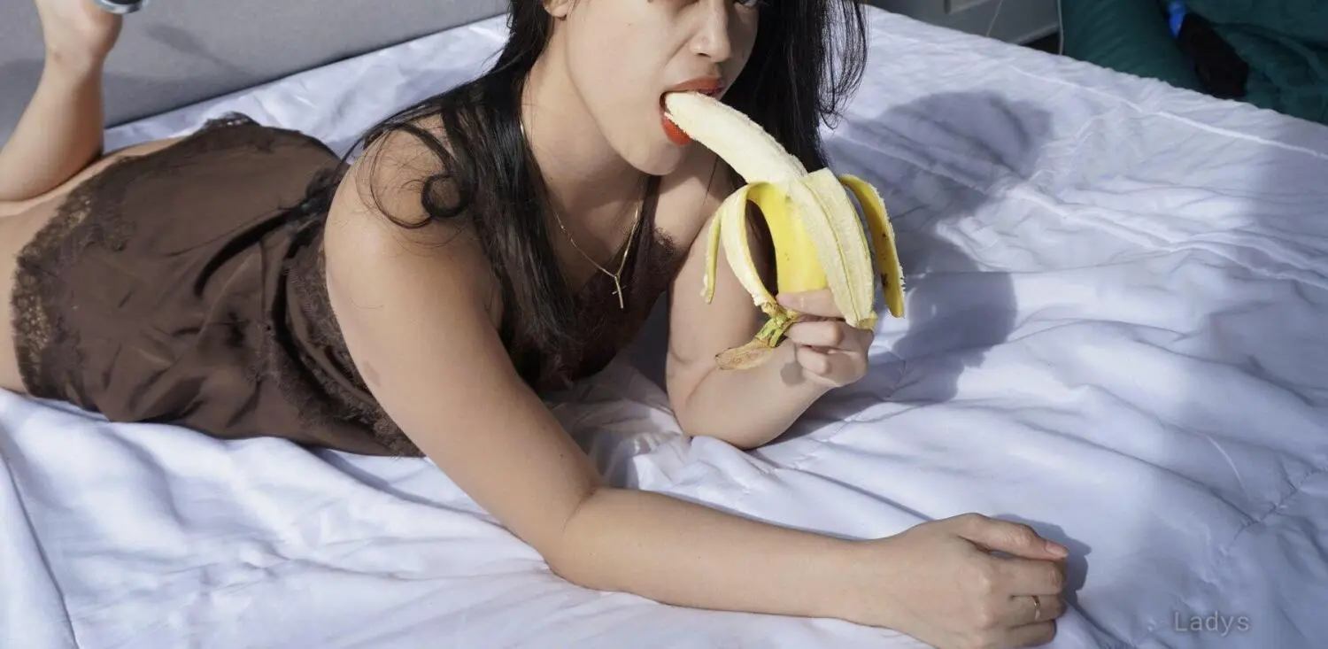 Bianca, 22 years old Bali escort girl with big tits, height 164 sm, Weight kg