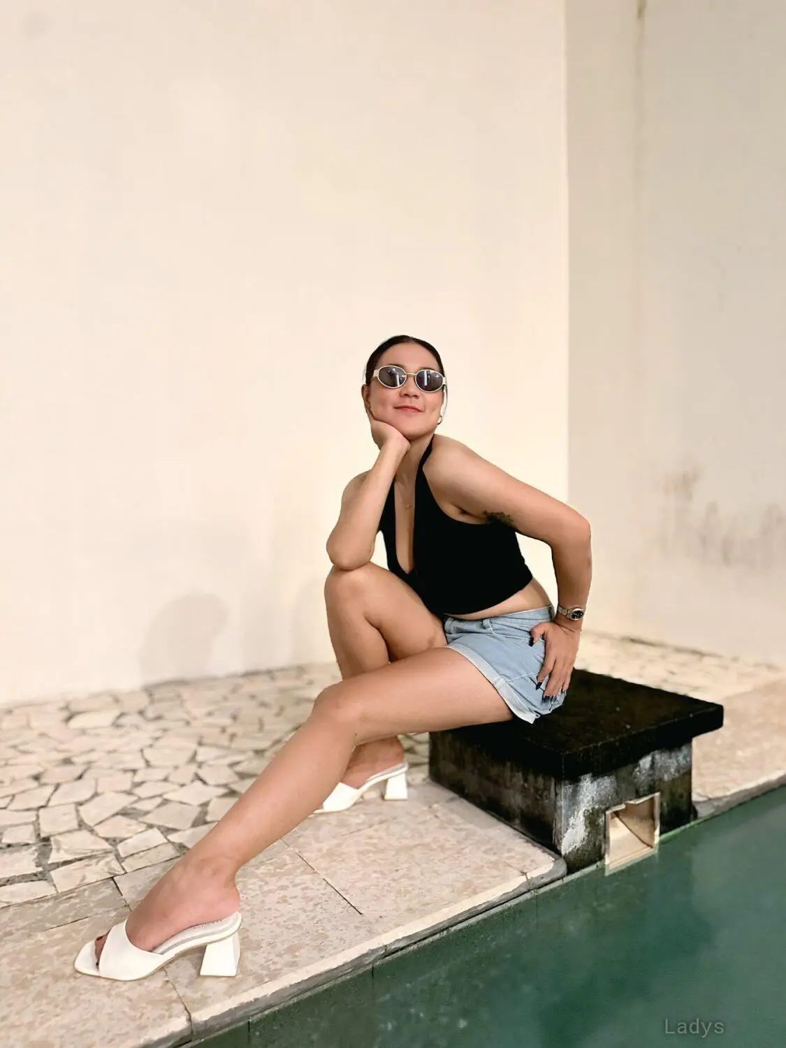 Clara, 20 years old Bali escort girl with big tits, height 162 sm, Weight kg