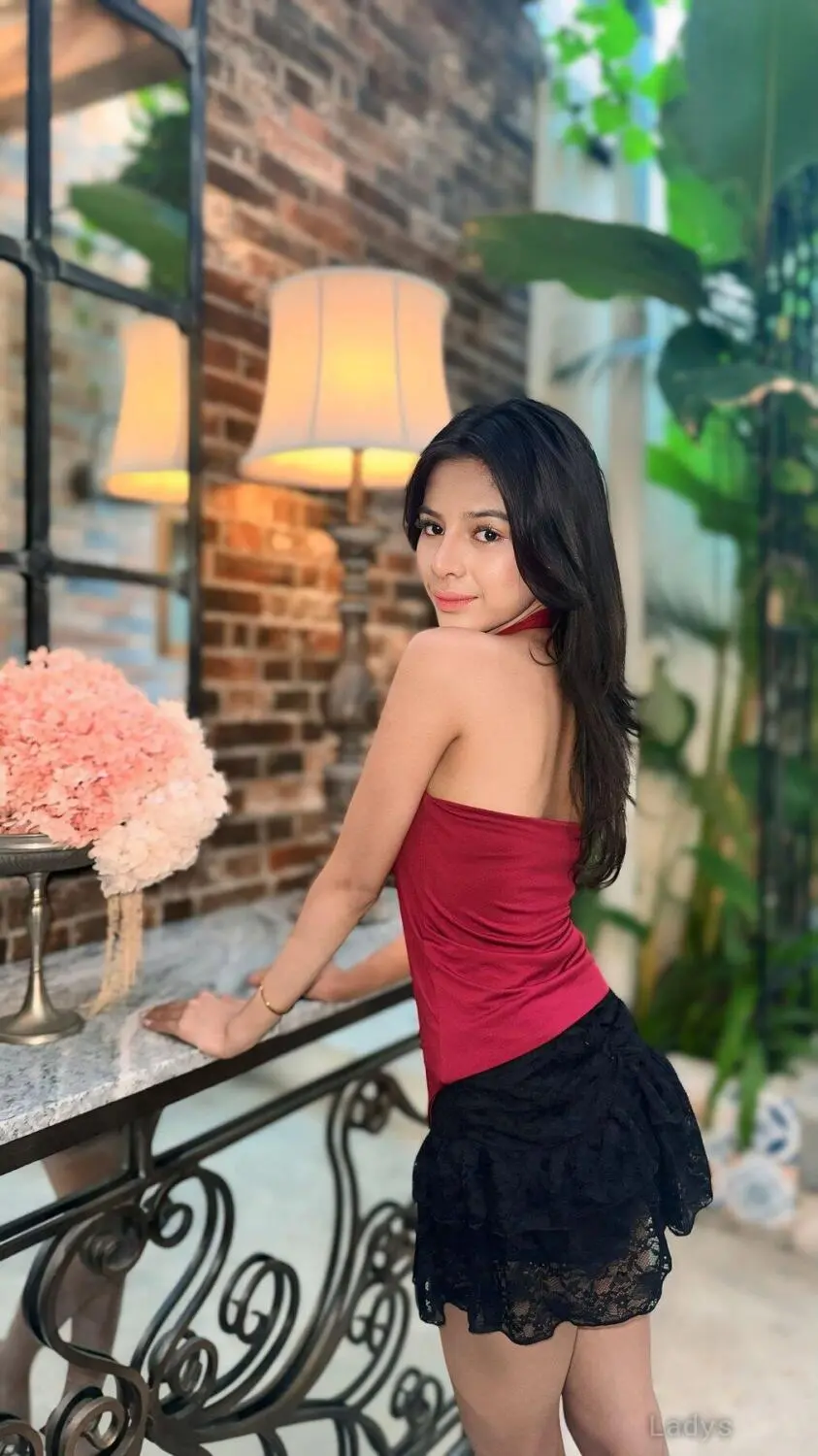 Clara, 20 years old Bali escort girl with big tits, height 158 sm, Weight  kg