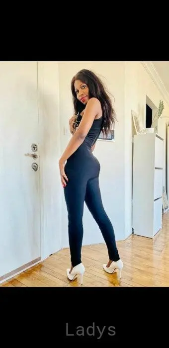 Debbie, 26 years old Bali escort girl with big tits, height 169 sm, Weight 59 kg
