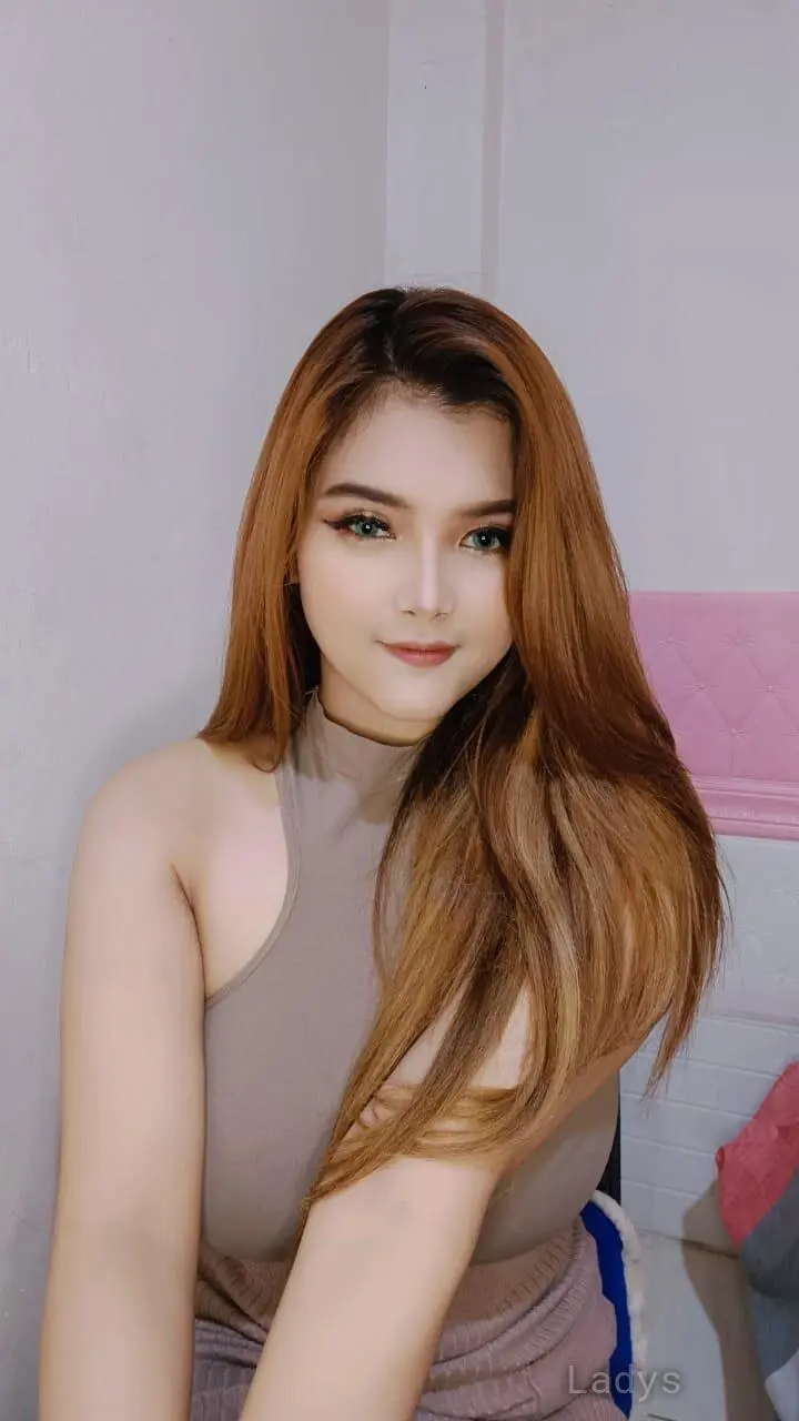 Dewi,  years old Bali escort girl with big tits, height  sm, Weight  kg