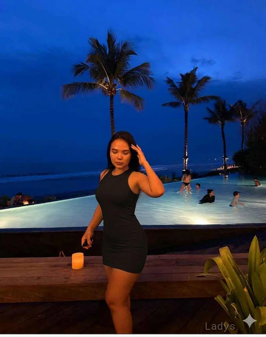 Elsa, 25 years old Bali escort girl with big tits, height 158 sm, Weight  kg