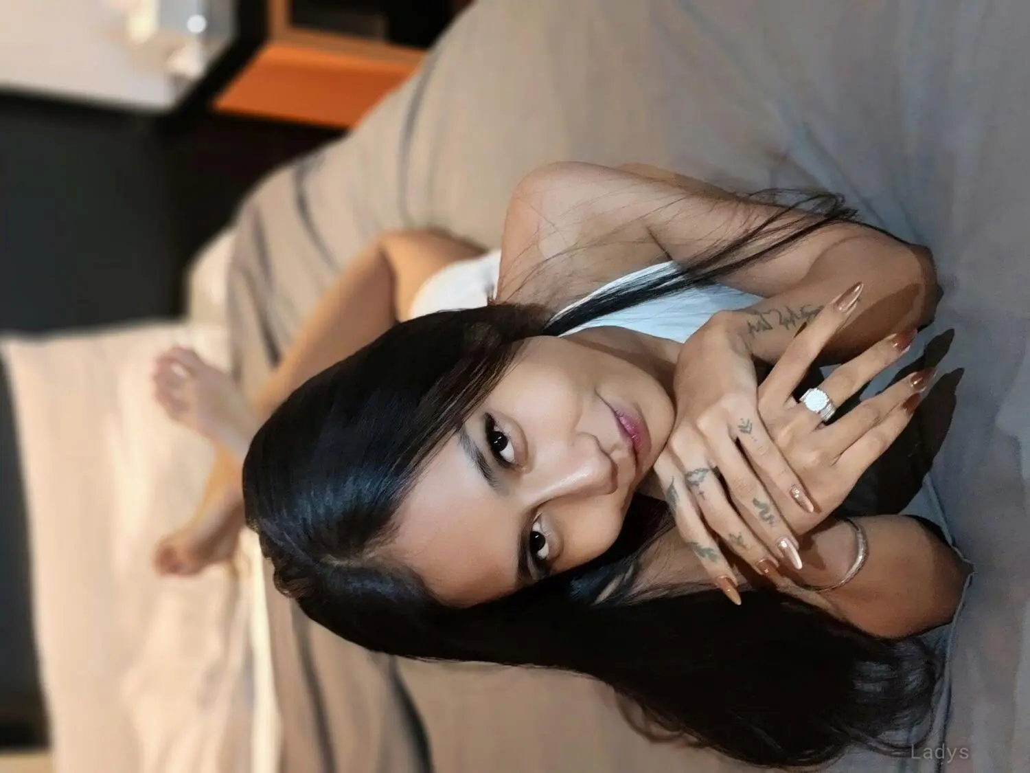 Fhara, 40 years old Bali escort girl with big tits, height 155 sm, Weight  kg