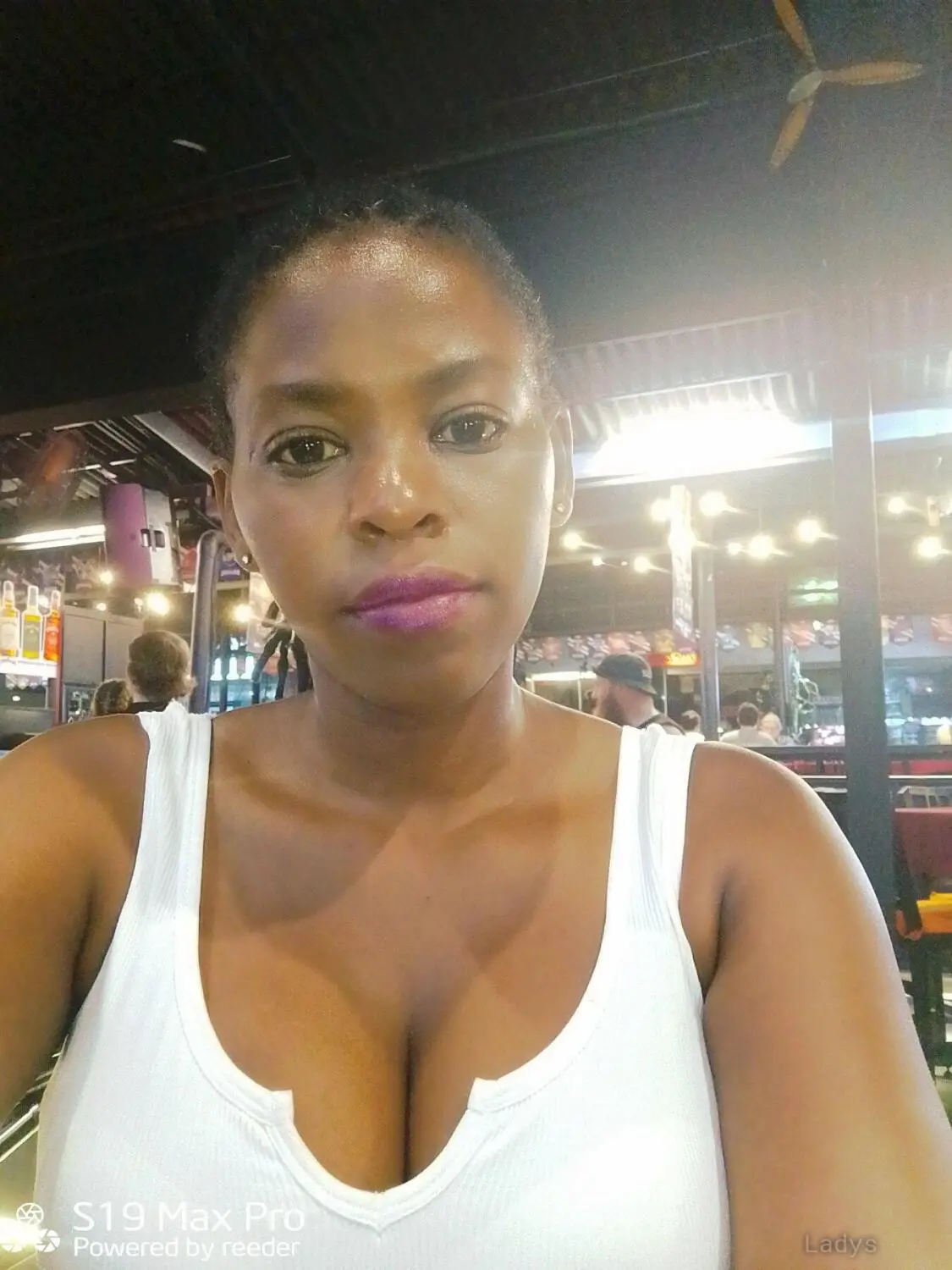 Gift, 25 years old Bali escort girl with big tits, height 155 sm, Weight kg