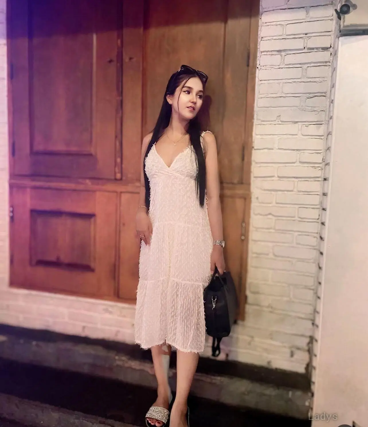 Kayra, 22 years old Bali escort girl with big tits, height 170 sm, Weight kg