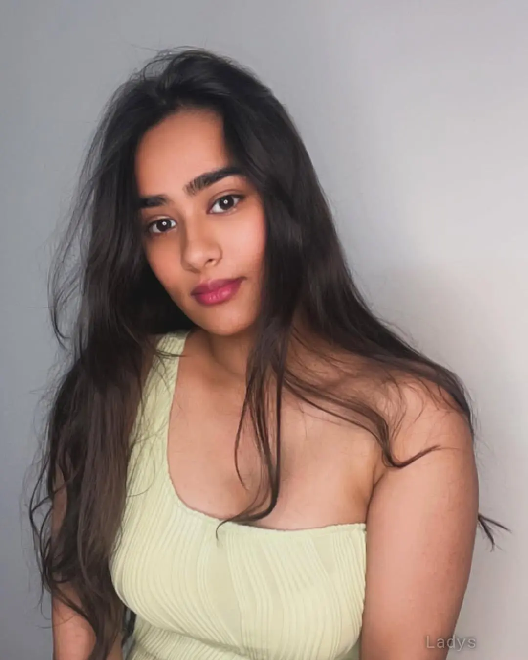 Maianh, 24 years old Bali escort girl with big tits, height 153 sm, Weight  kg