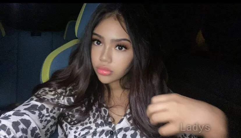 Malika, 21 years old Bali escort girl with big tits, height 163 sm, Weight  kg