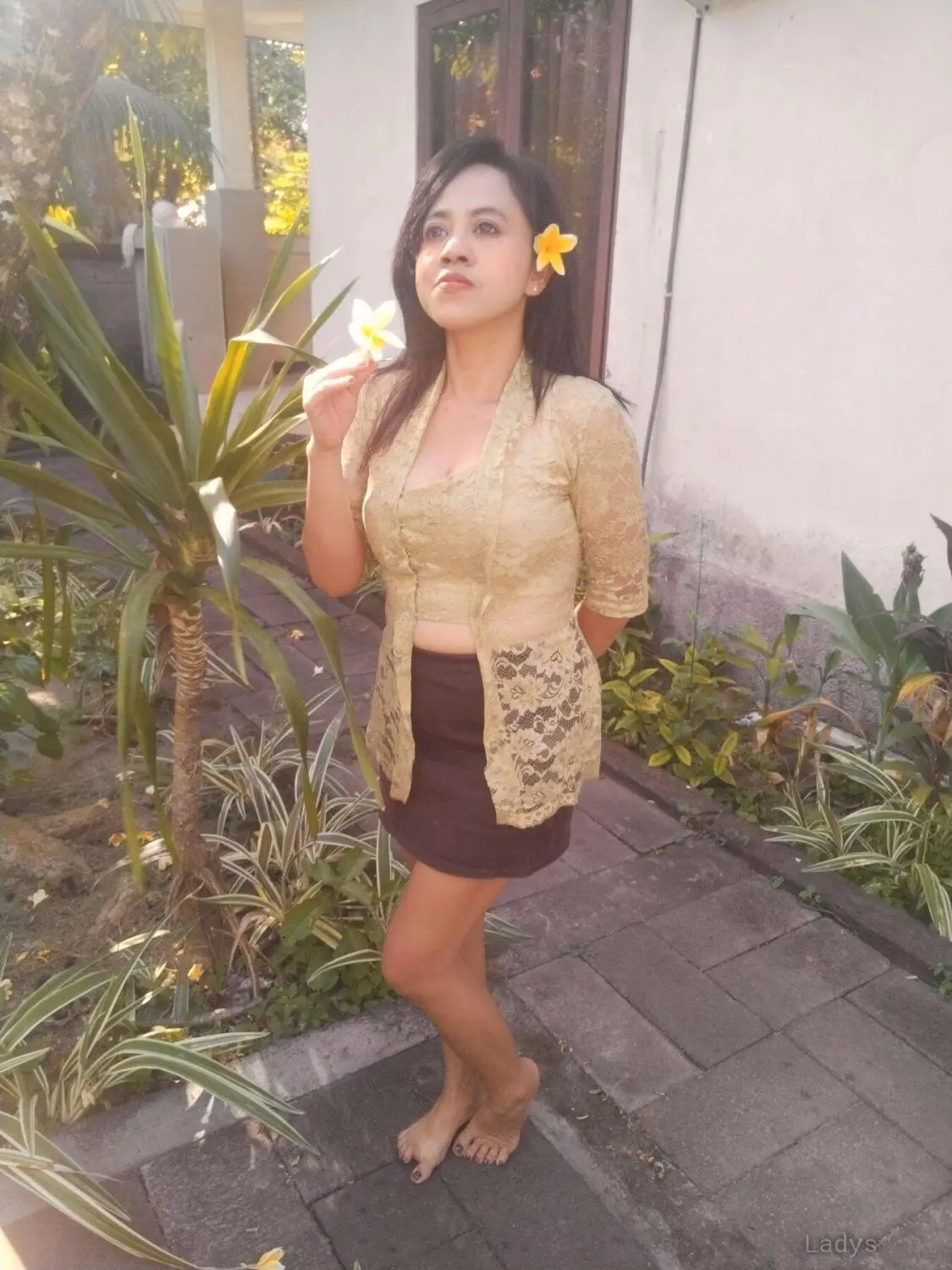 Mery, 34 years old Bali escort girl with big tits, height 157 sm, Weight  kg