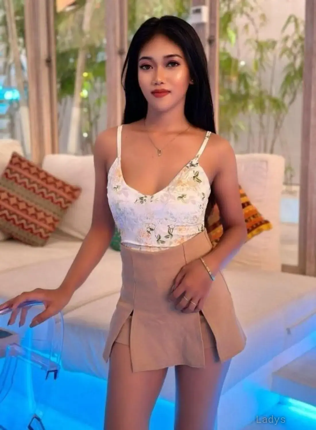 NANCY, 21 years old Bali escort girl with big tits, height 165 sm, Weight 45 kg