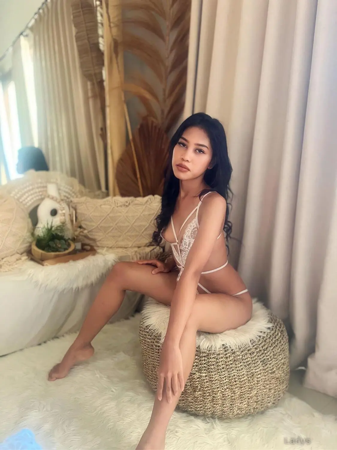 Salwa, 22 years old Bali escort girl with big tits, height 160 sm, Weight  kg