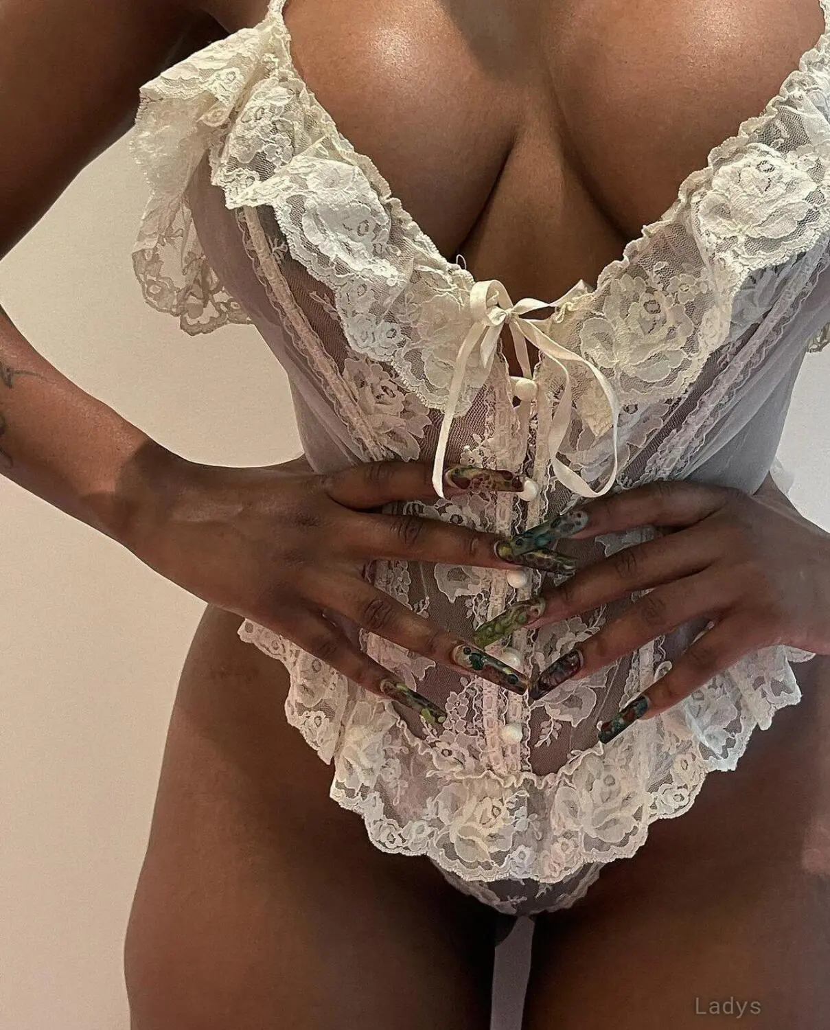 Sherry, 27 years old Bali escort girl with big tits, height 157 sm, Weight kg