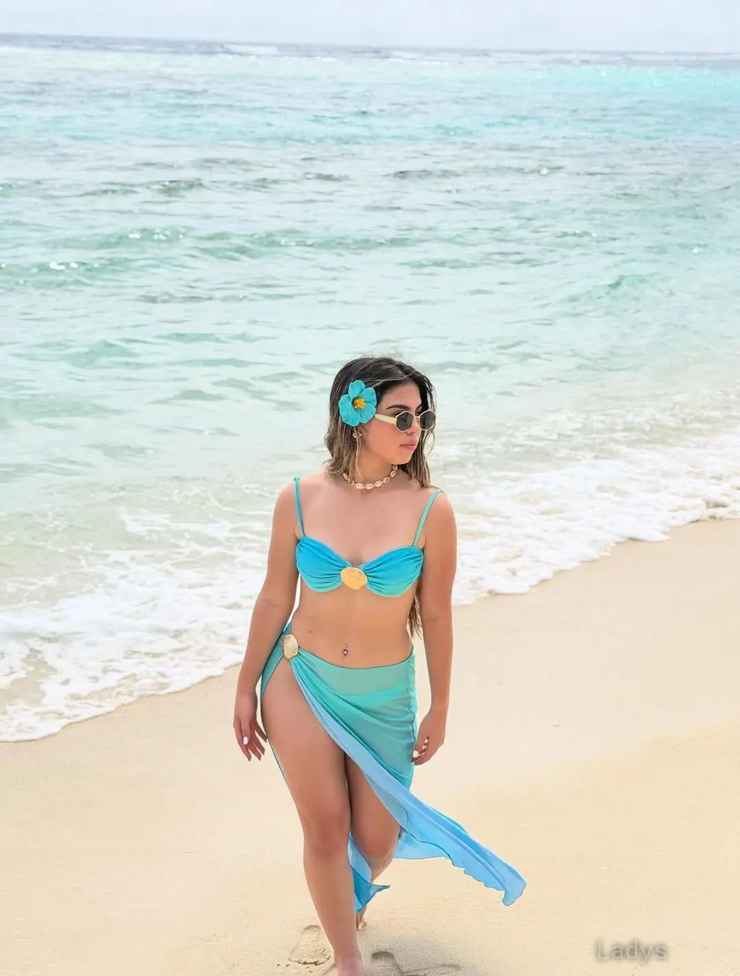 Teena, 22 years old Bali escort girl with big tits, height 154 sm, Weight  kg
