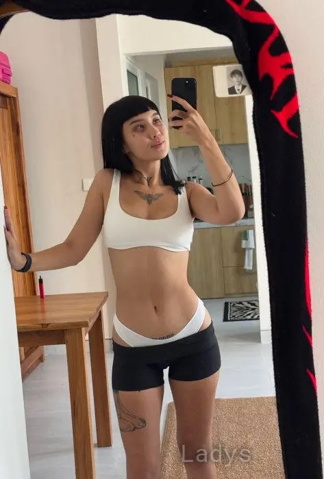 Ada, 18 years beautiful nude Bali escorts girl, height 163 sm, Weight 55 kg