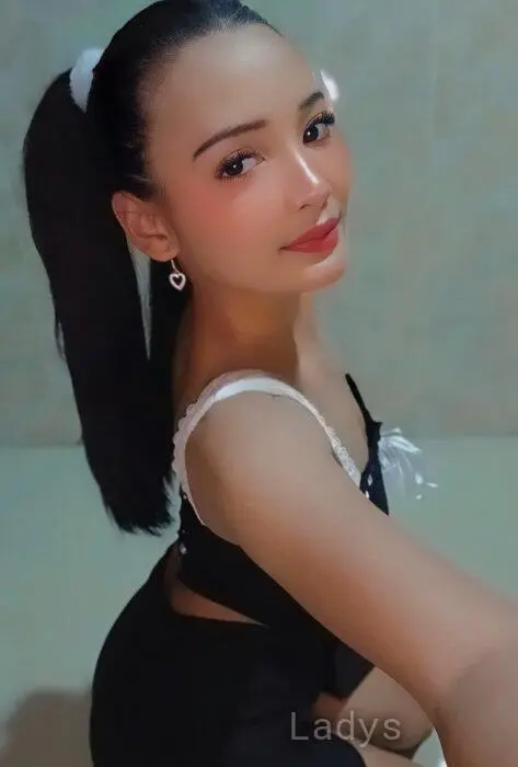 Alexa Riana, 21 years beautiful nude Bali escorts girl, height 155 sm, Weight 45 kg