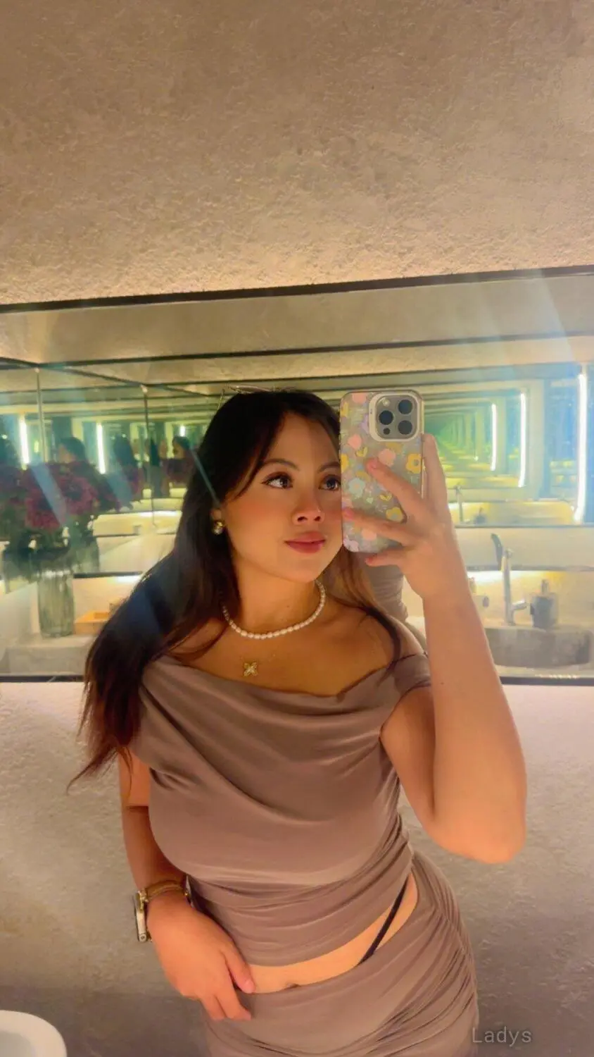 Bonita, 24 years beautiful nude Bali escorts girl, height 156 sm, Weight  kg