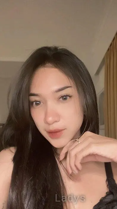 Celline, 28 years beautiful nude Bali escorts girl, height 161 sm, Weight 52 kg
