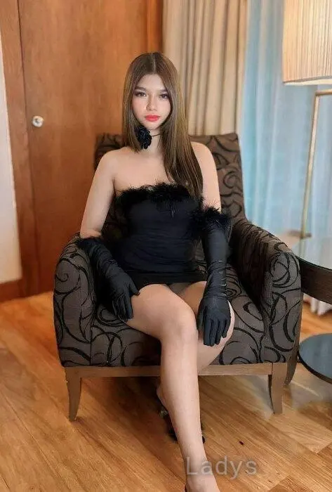 Chloe, 21 years beautiful nude Bali escorts girl, height 165 sm, Weight 49 kg
