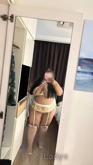 Dianee Gemoy, 28 years beautiful nude Bali escorts girl, height 167 sm, Weight 58 kg