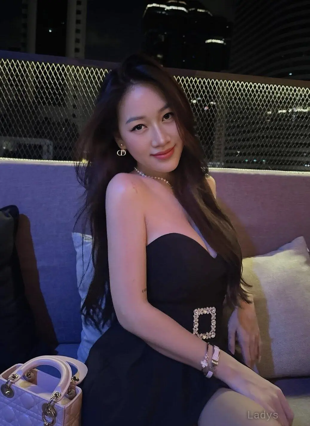 Dianna, 23 years beautiful nude Bali escorts girl, height 168 sm, Weight  kg