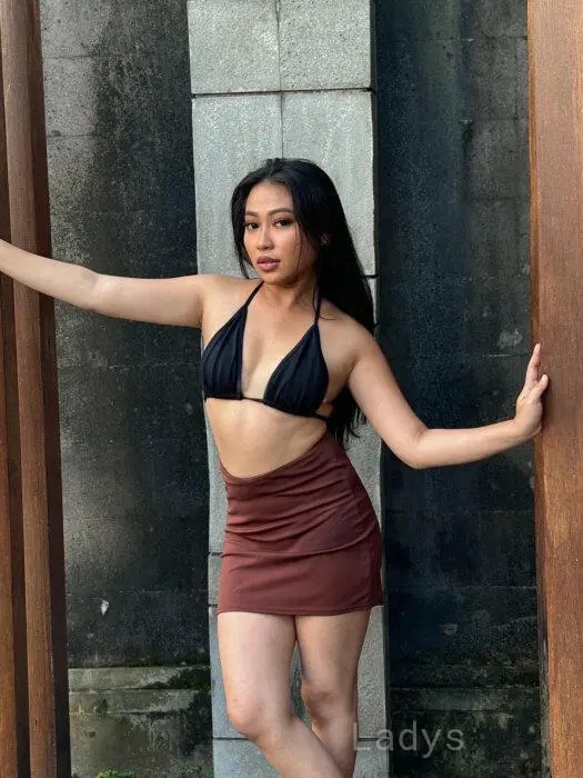Hana Ghania, 25 years beautiful nude Bali escorts girl, height 155 sm, Weight 60 kg