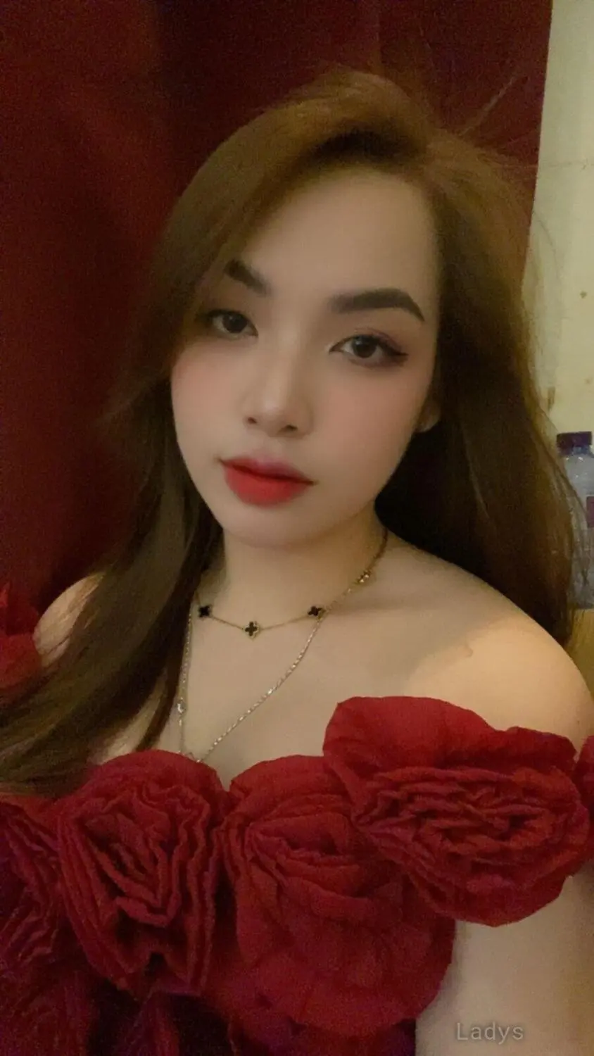 Jenifer, 23 years beautiful nude Bali escorts girl, height 170 sm, Weight kg