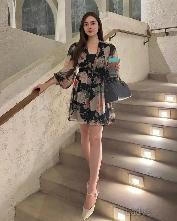 Jeny, 24 years beautiful nude Bali escorts girl, height 162 sm, Weight kg