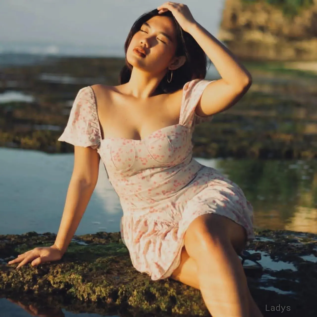 Kheyla, 20 years beautiful nude Bali escorts girl, height 158 sm, Weight kg