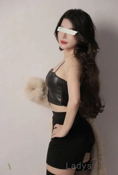 Luna, 24 years beautiful nude Bali escorts girl, height 162 sm, Weight 50 kg