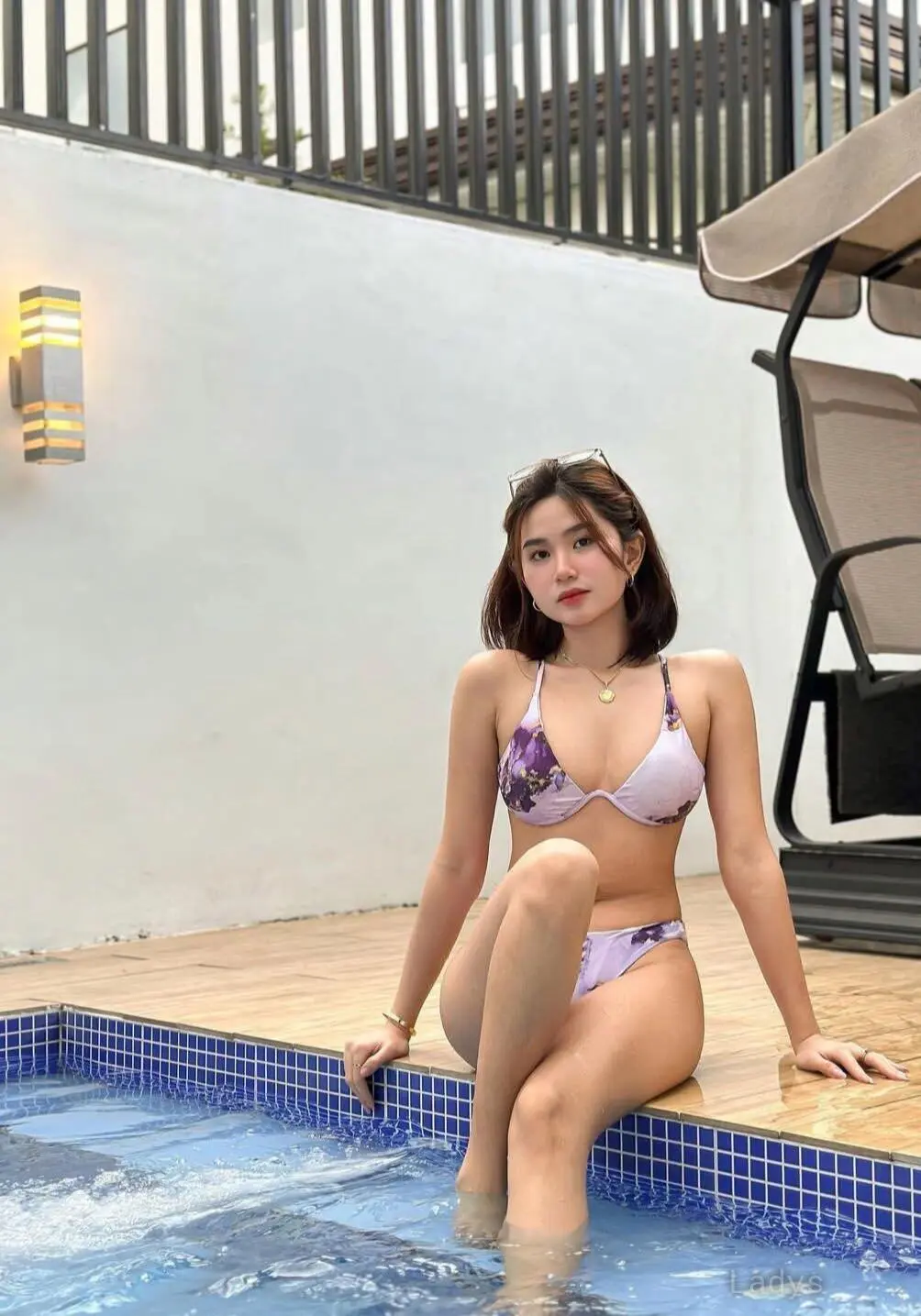 Melly, 23 years beautiful nude Bali escorts girl, height 165 sm, Weight kg