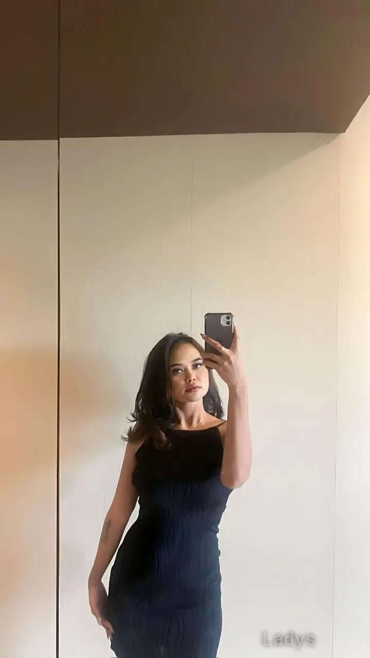 Mica, 24 years beautiful nude Bali escorts girl, height 165 sm, Weight  kg