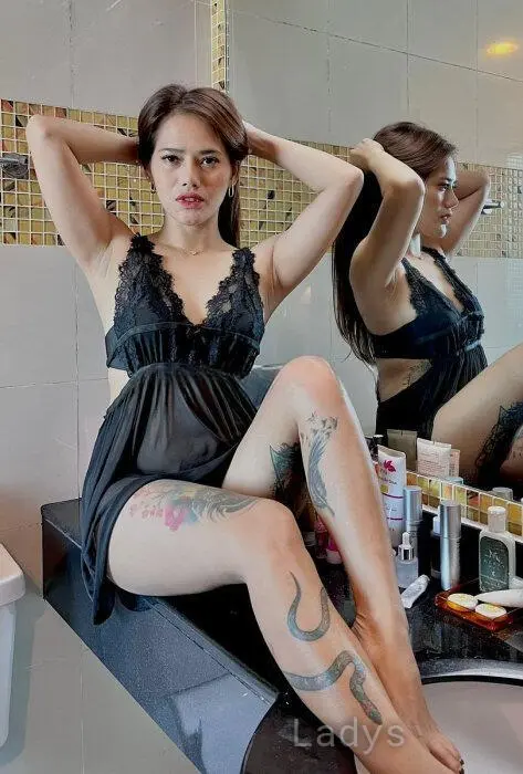 Naya, 25 years beautiful nude Bali escorts girl, height 158 sm, Weight 45 kg