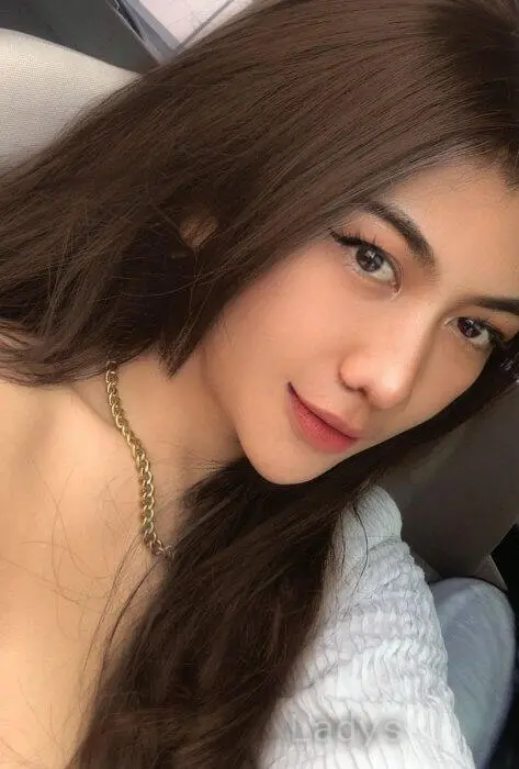 Ollivia Ava, 23 years beautiful nude Bali escorts girl, height 165 sm, Weight 50 kg