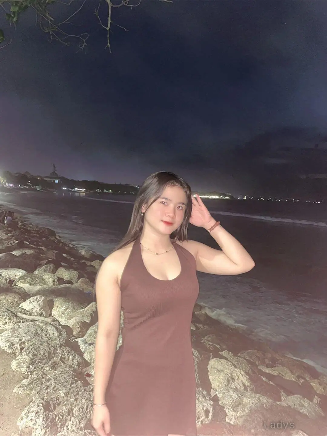 Putri, 20 years beautiful nude Bali escorts girl, height 160 sm, Weight kg