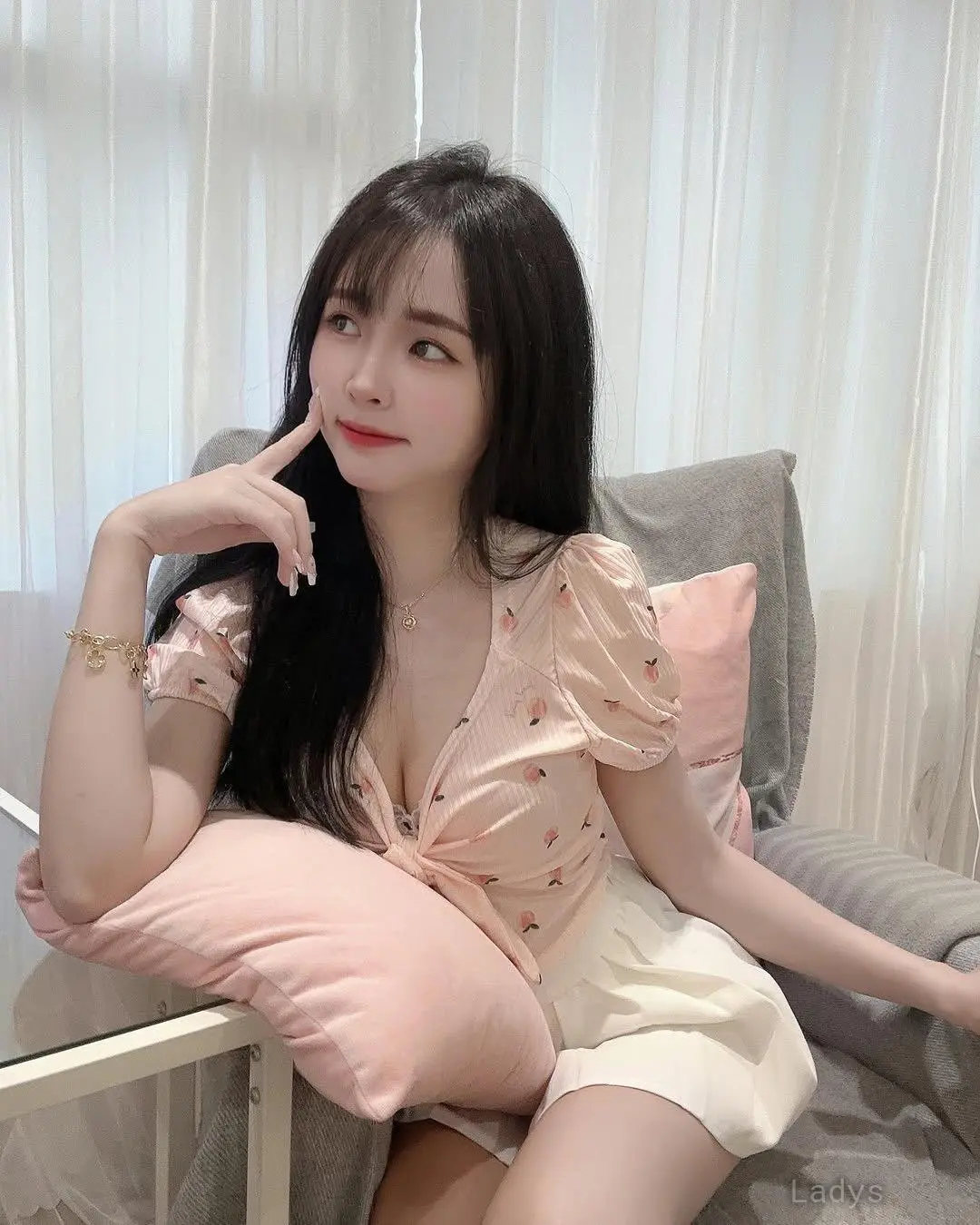 Putriput, 23 years beautiful nude Bali escorts girl, height 160 sm, Weight  kg