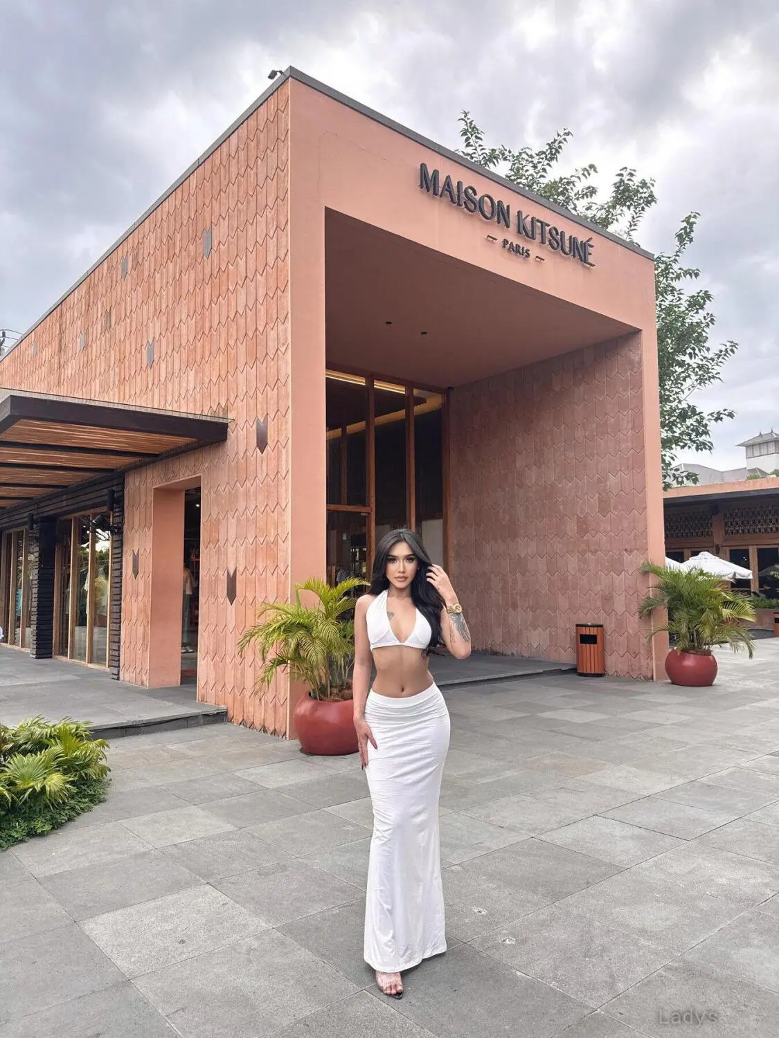 Reina, 21 years beautiful nude Bali escorts girl, height 160 sm, Weight  kg