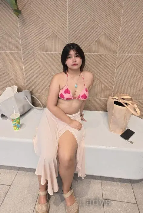 Saski, 20 years beautiful nude Bali escorts girl, height 161 sm, Weight 46 kg