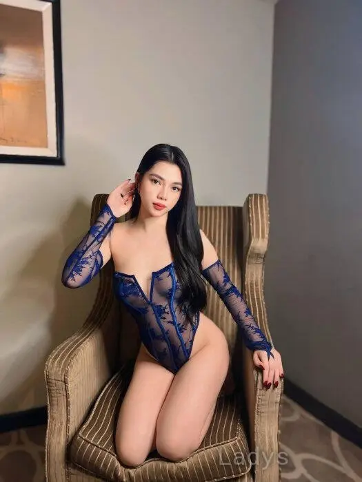 Summer, 22 years beautiful nude Bali escorts girl, height 165 sm, Weight 46 kg