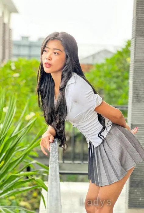 Yuki, 21 years beautiful nude Bali escorts girl, height 168 sm, Weight 47 kg