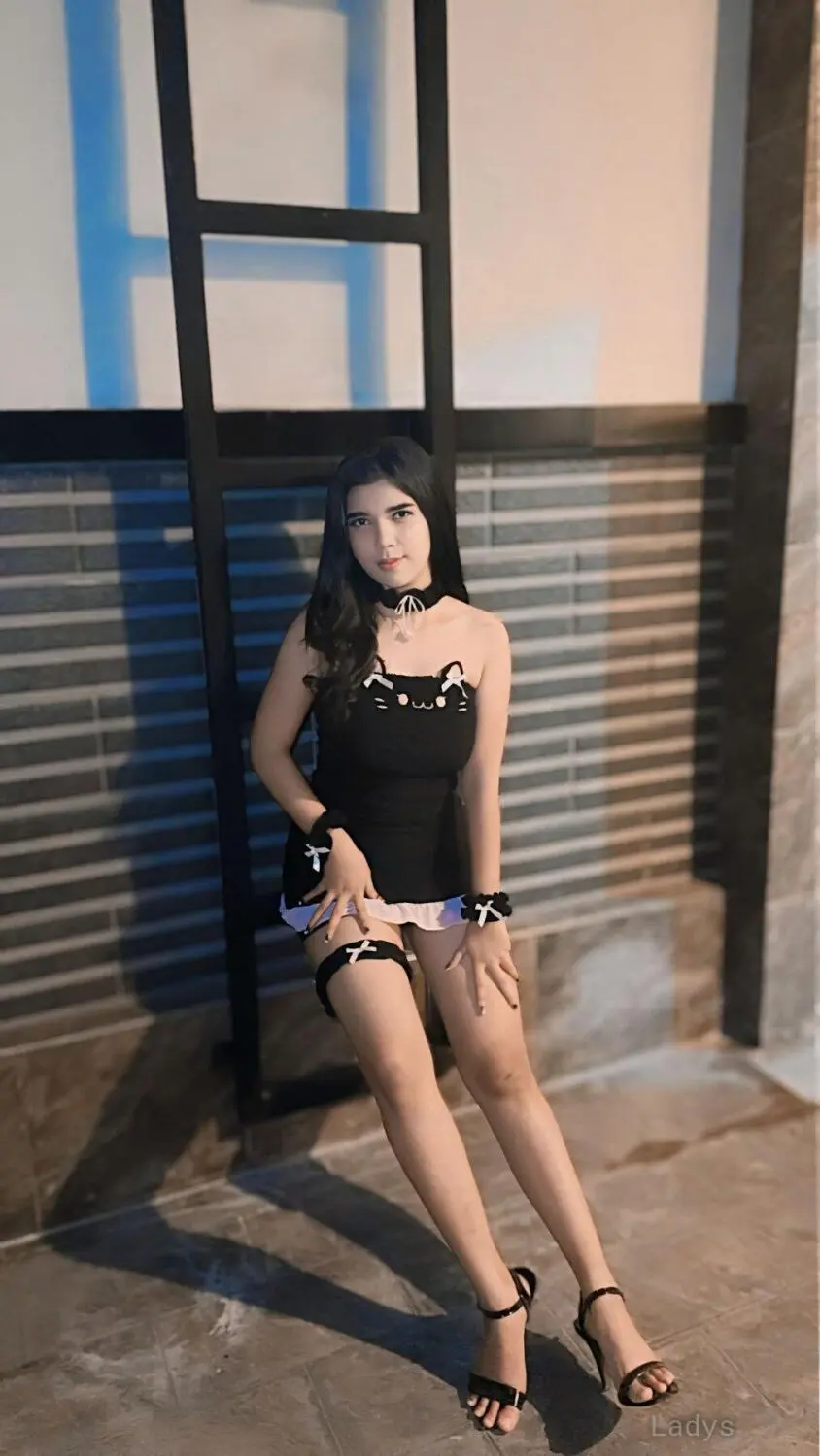 Chika, 24 years sexy toples Bali scorts girl, height 170 sm, Weight kg