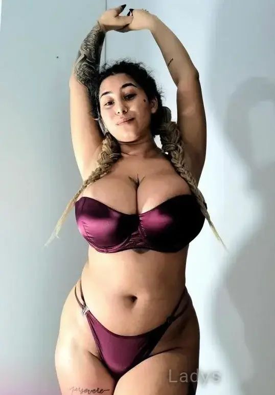 Selly Madelline, 25 years old Baltimore escort girl with big tits, height 162 sm, Weight 70 kg