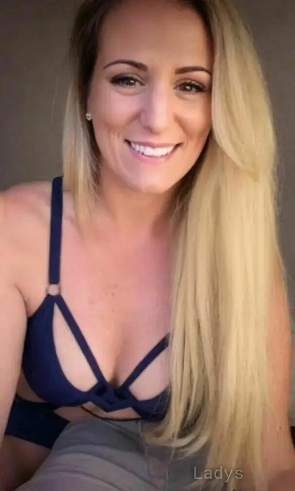 Lexi, 33 years beautiful nude Baltimore escorts girl, height 168 sm, Weight 72 kg