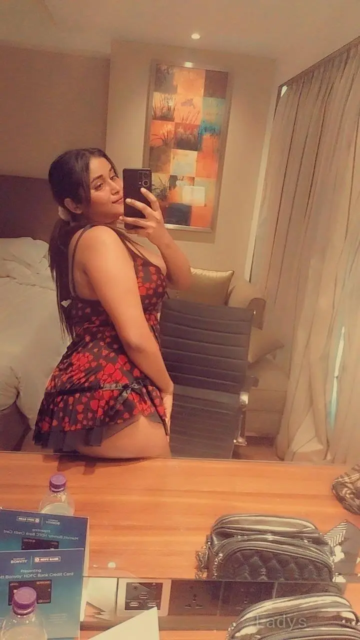 Janvi, 21 years old Bangalore escort girl with big tits, height 154 sm, Weight  kg